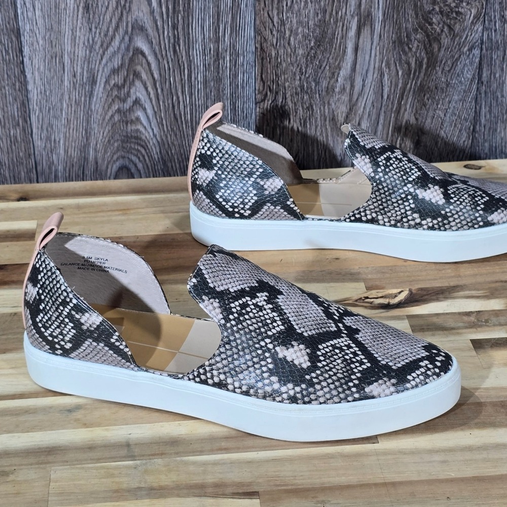 Dolce Vita Skyla Slip‎ On Sneakers Snake Print Women's Size 9.5M